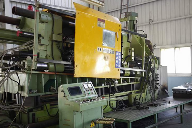 60-500 tons die-casting machine produce parts with different sizes